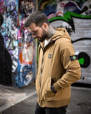 Ветровка Stone Island городская с карманом Coyote, водоотталкивающая, эластичная ткань T800 S 92195 S фото